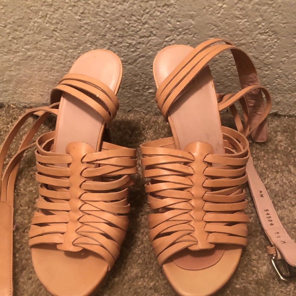 Shoe